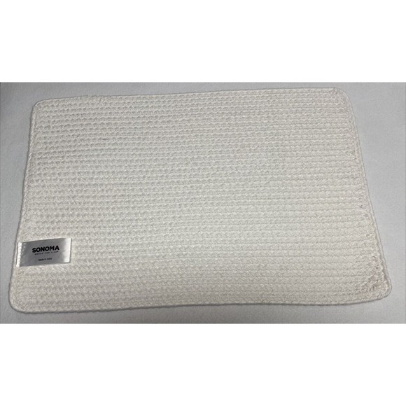 New Sonoma Goods For Life Paw Print Rectangular Pet Feeding Mat 12"W x 18"L - Picture 4 of 5